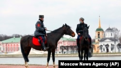 Казачий патруль в московском парке Кусково