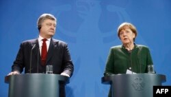 Президент Украины Петр Порошенко и канцлер Германии Ангела Меркель, 30 января 2017 года