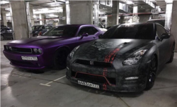 Nissan GT-R (справа) в брендовой оклейке Plein Sport, фото с сайта Национального агентства по борьбе с преступностью Великобритании