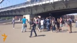 Митинг в поддержку ЛГБТ-подростков