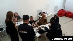 Полиция в штабе Навального в Чебоксарах