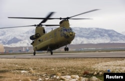 Вертолет CH-47F Chinook армии США в Афганистане