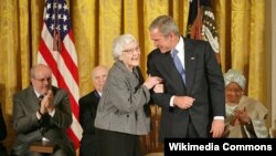 ABŞ - Harper Lee və George W.Bush, Washington, 5 noyabr 2007