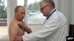 Владимир Путин на приеме у врача, 25 августа 2011 года