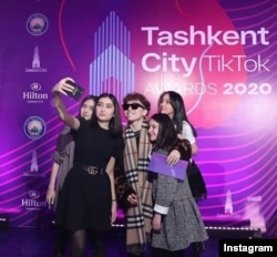 Камила Ортиқхўжаева отаси ташкил қилган TikTok Awards тадбирида фаол қатнашди.